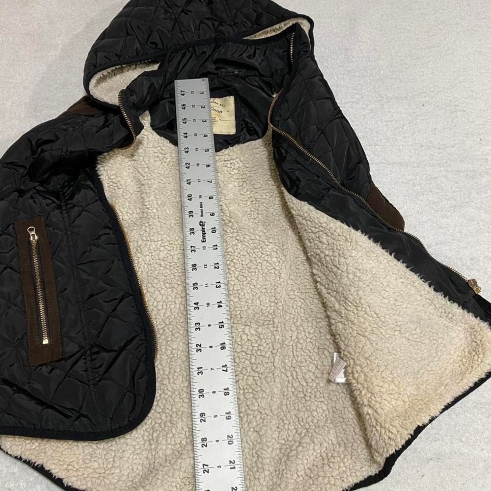 Ci Sono brown vest with hood and zipper pockets. Size women Large. SKU674 - Picture 5 of 8